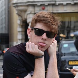 Meet your Posher, Casey